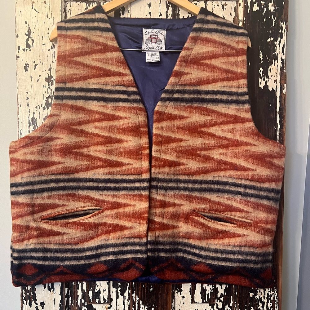 Vintage women’s Cruise Control Sport Club Southwestern wool blend vest. Large.